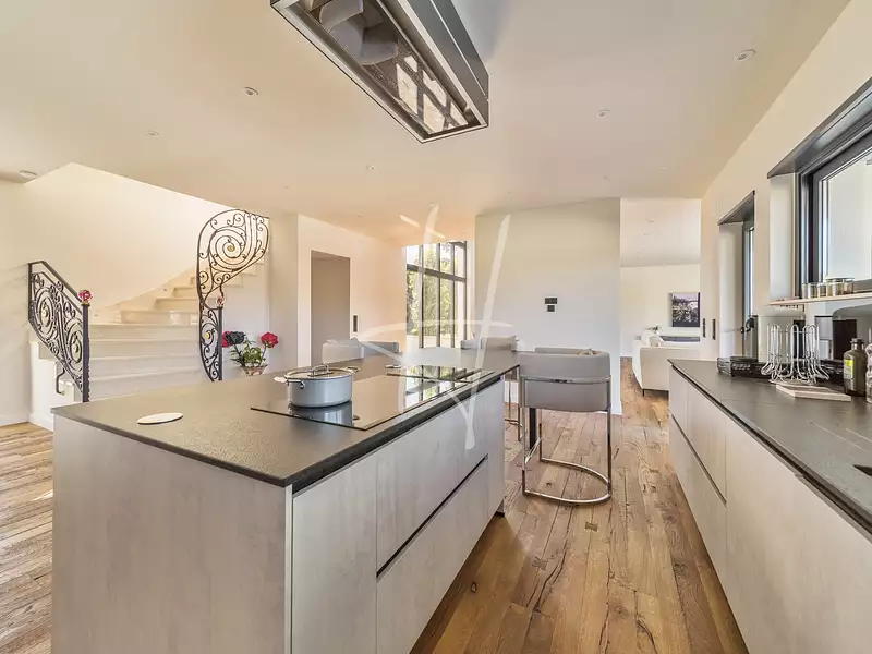 Maison, 274 m²