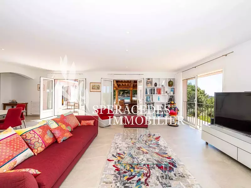 Maison, 248 m²