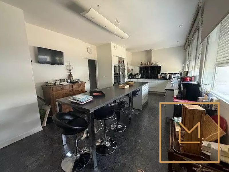 Maison, 270 m²