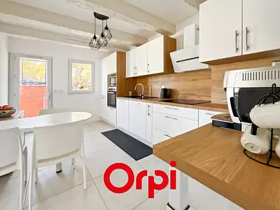 Maison, 240 m²
