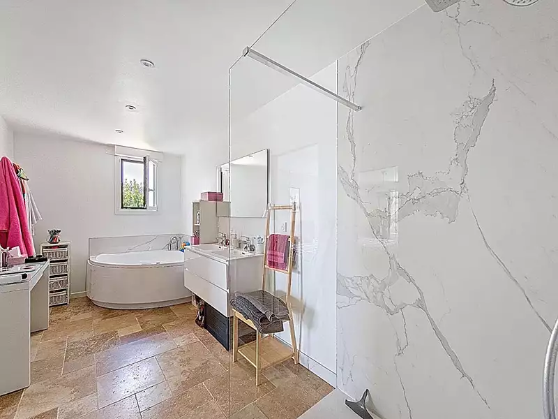 Maison, 260 m²
