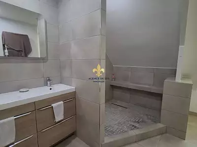Maison, 205 m²