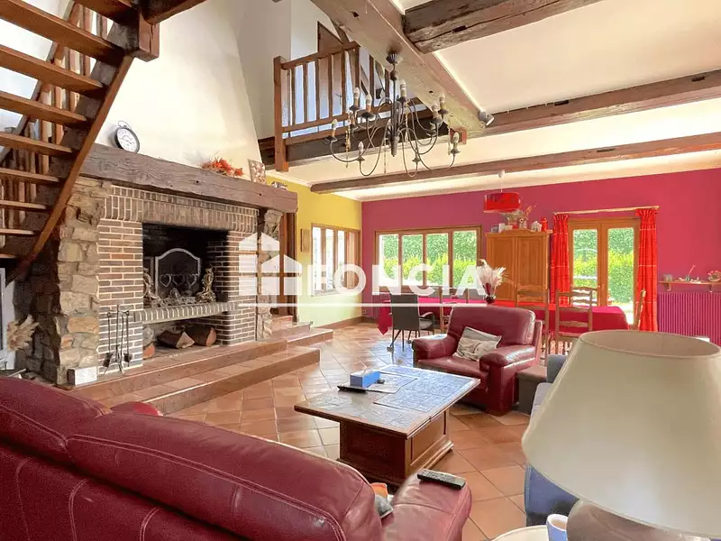 Maison, 240 m²