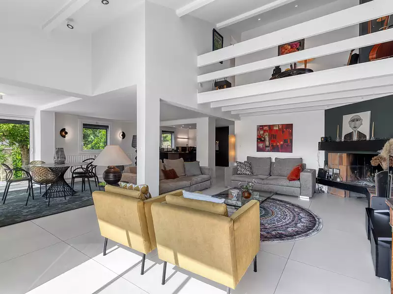 Maison, 243 m²