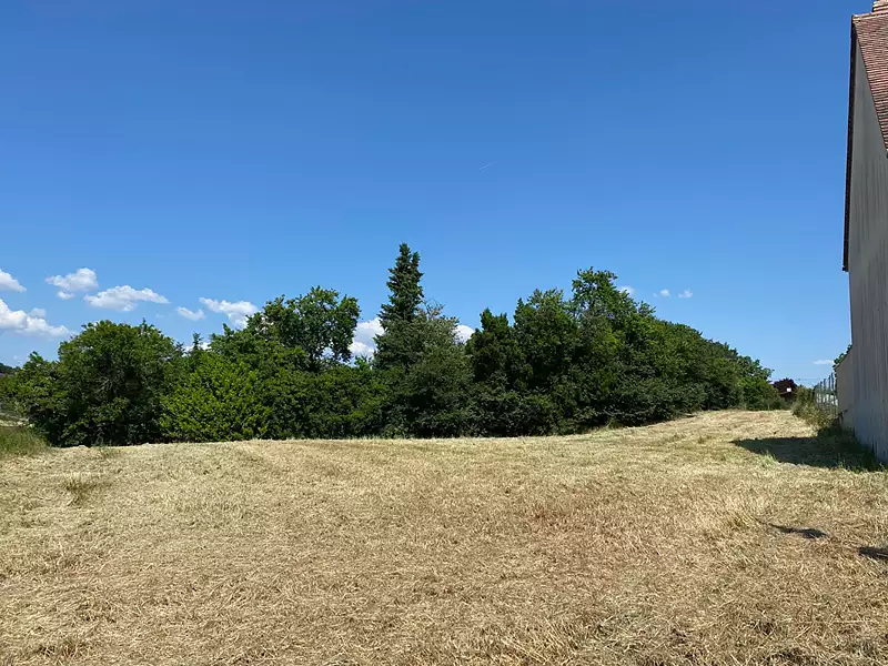 Terrain, 1 608 m²