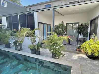 Maison, 250 m²