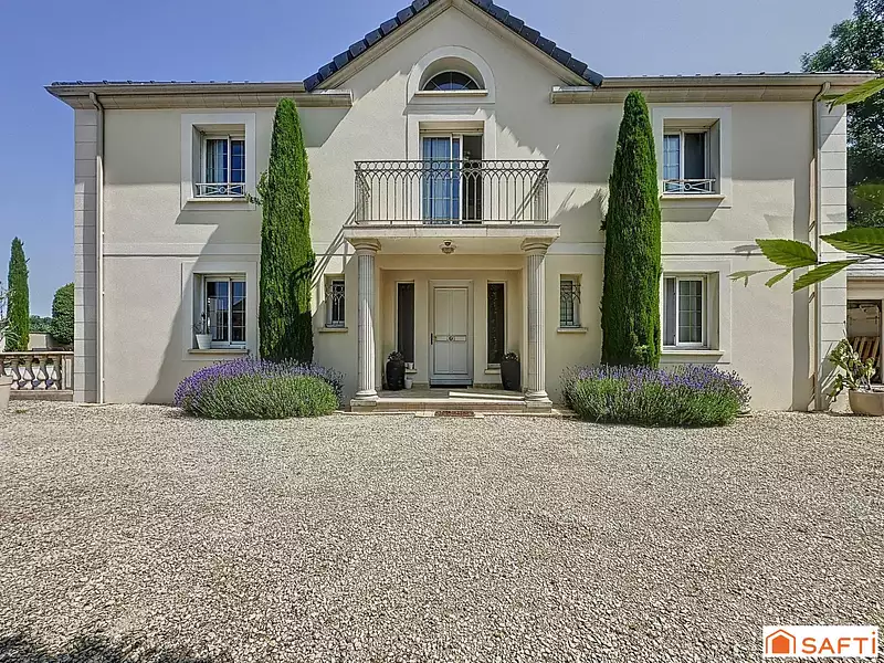 Maison, 226 m²