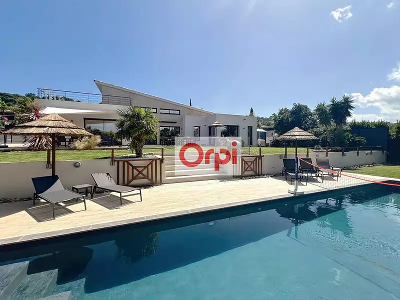 Maison, 169 m²
