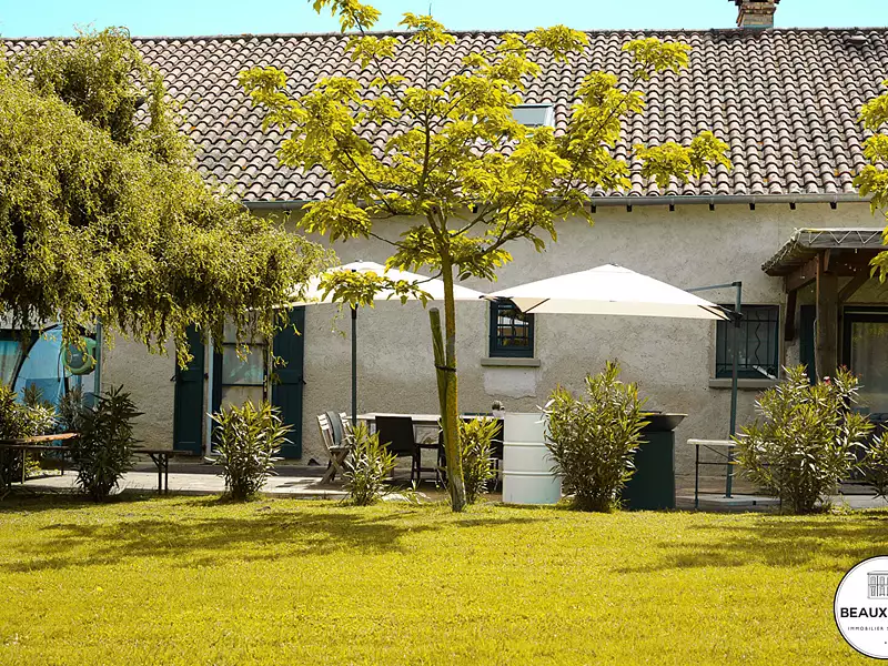 Maison, 330 m²