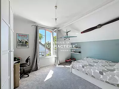 Maison, 196 m²