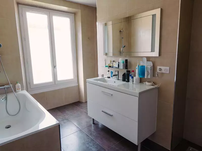 Maison, 240 m²