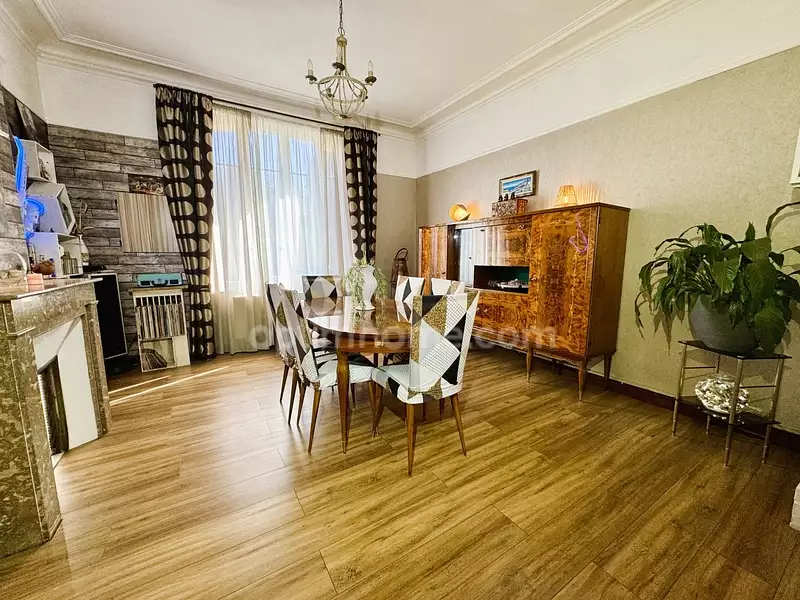 Maison, 216 m²