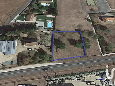 Terrain, 1 400 m²