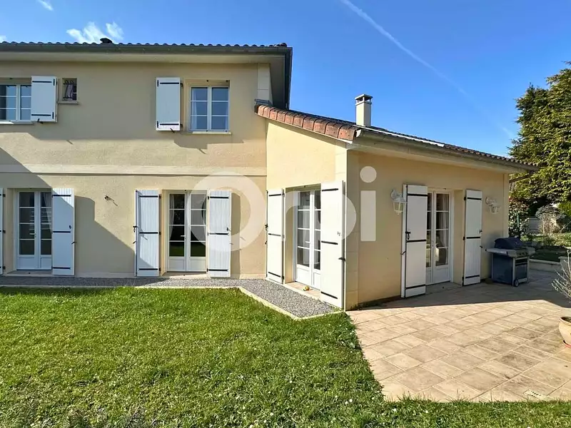 Maison, 180 m²