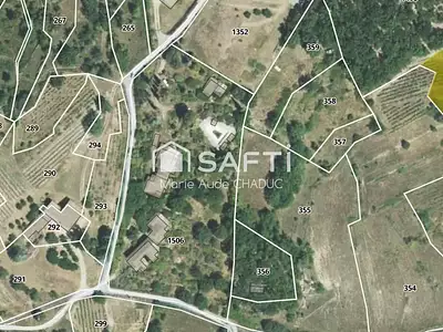 Maison, 696 m²