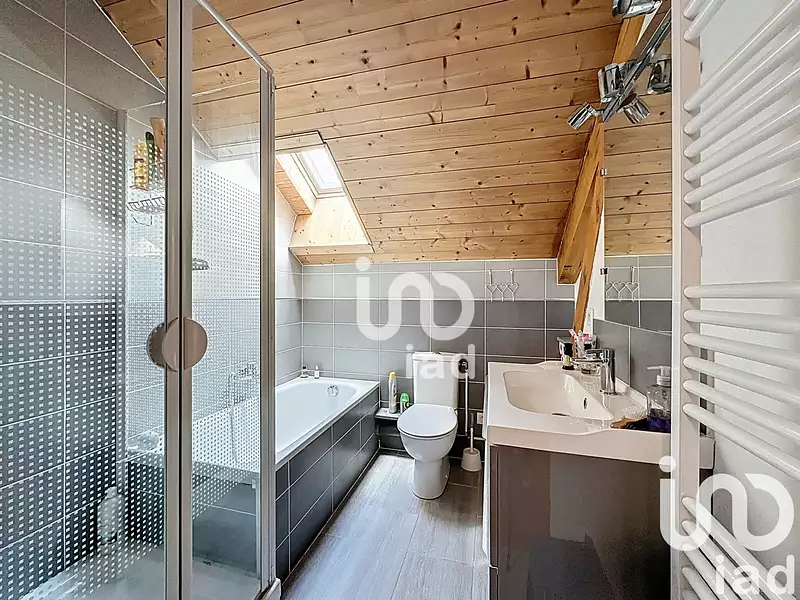 Maison, 248 m²