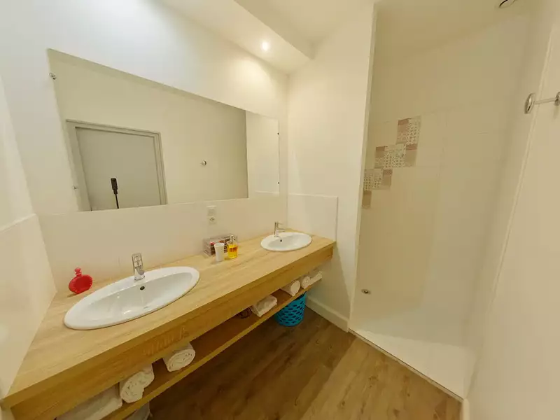Maison, 220 m²