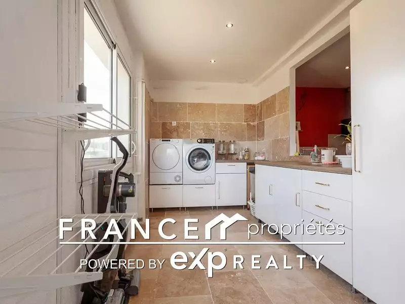 Maison, 283 m²