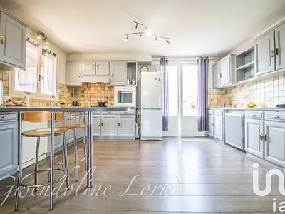 Maison, 225 m²