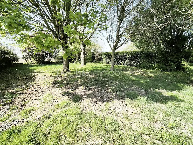 Terrain, 639 m²