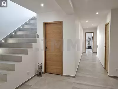 Maison, 260 m²