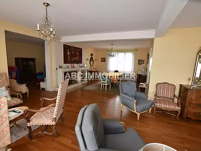 Maison, 257 m²