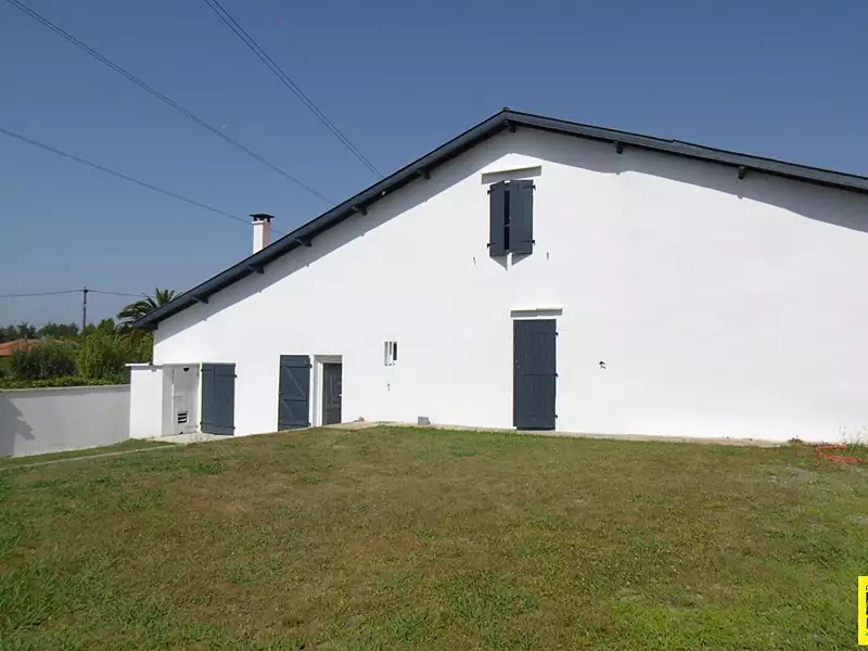 Maison, 197 m²