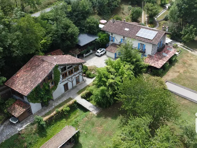 Maison, 303 m²