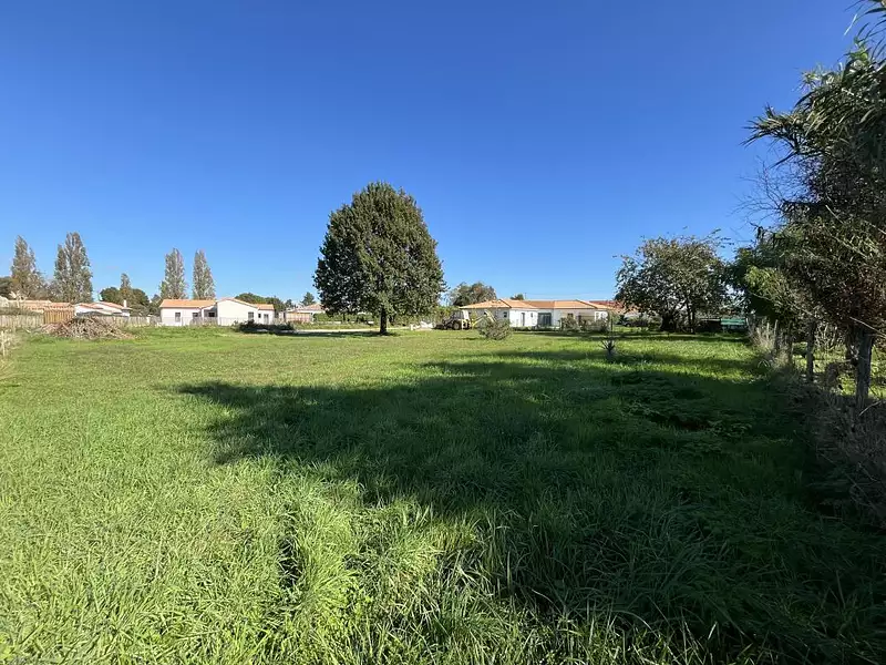 Terrain, 762 m²