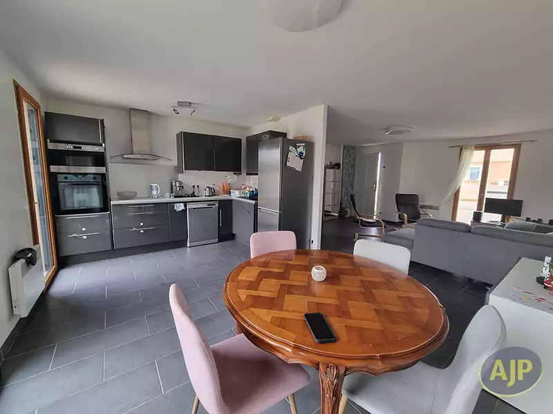 Maison, 104,02 m²