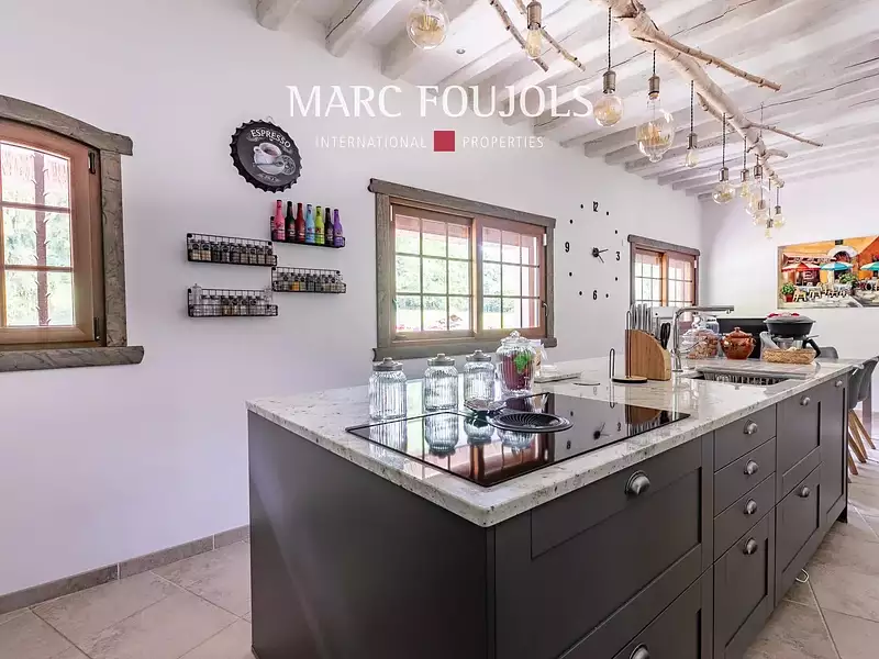 Maison, 240 m²