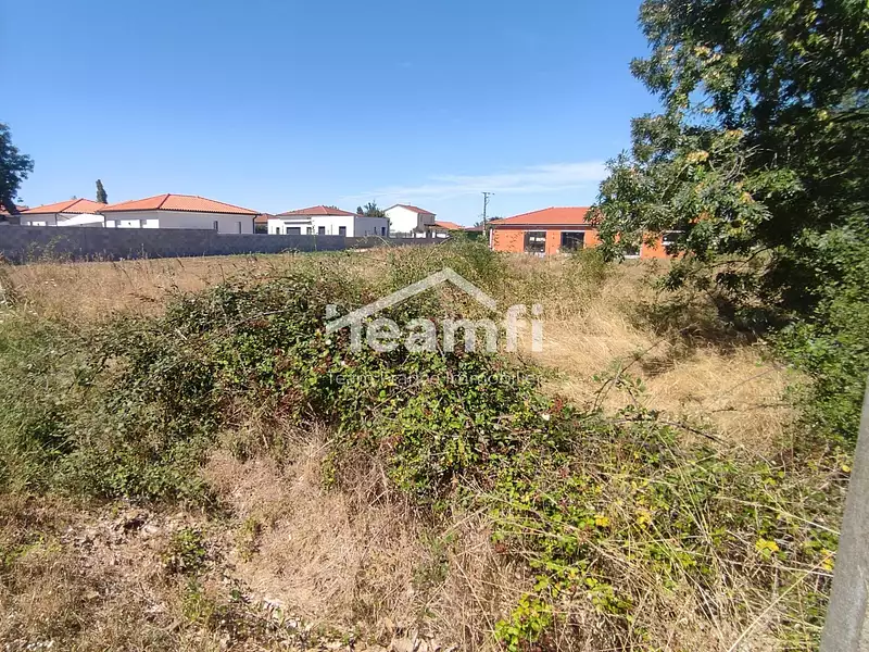 Terrain, 1 054 m²