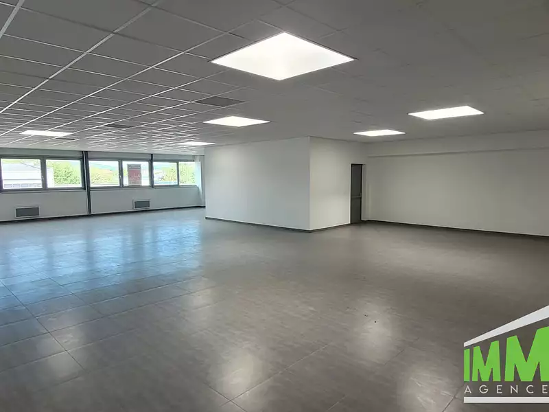 Divers, 325 m²