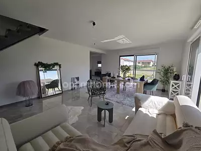 Maison, 122 m²