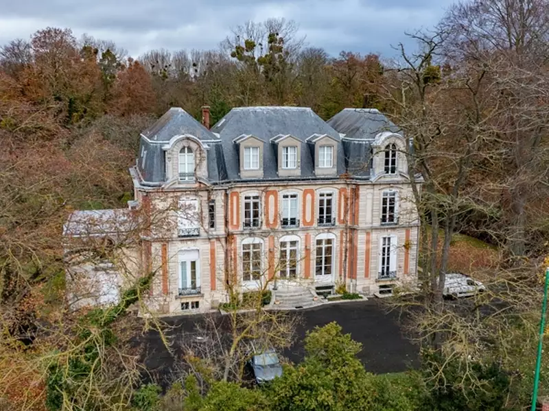 Maison, 736 m²