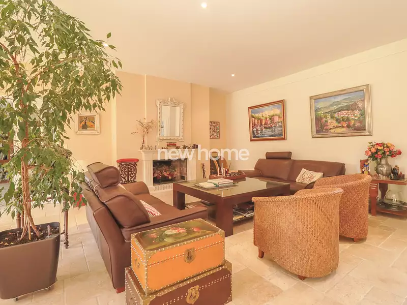 Maison, 320 m²