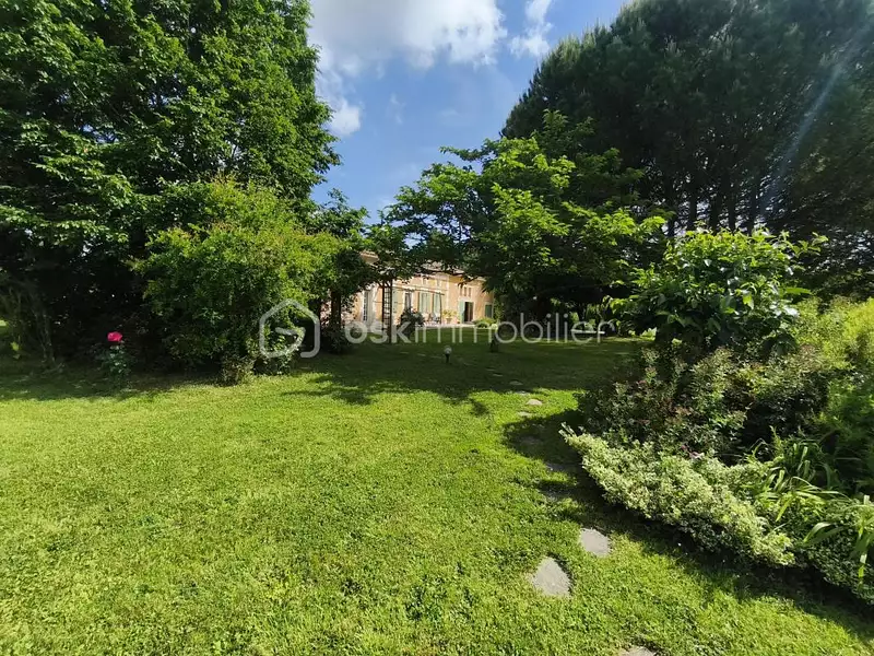Maison, 221 m²