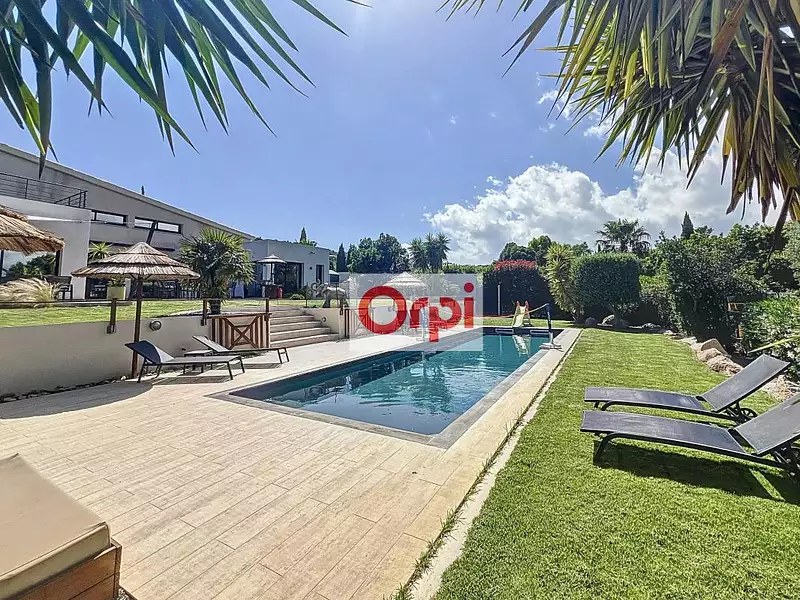 Maison, 169 m²