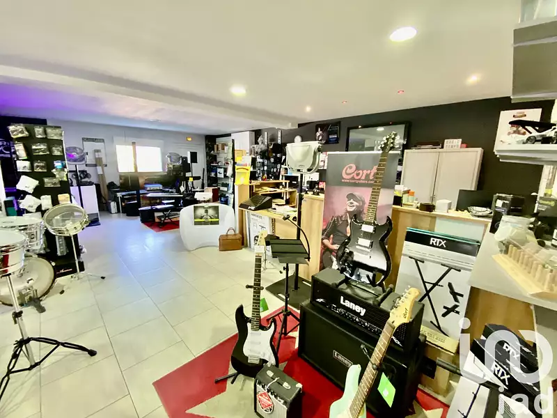 Immeuble, 667 m²