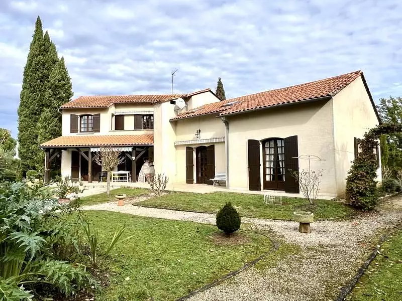 Maison, 190 m²