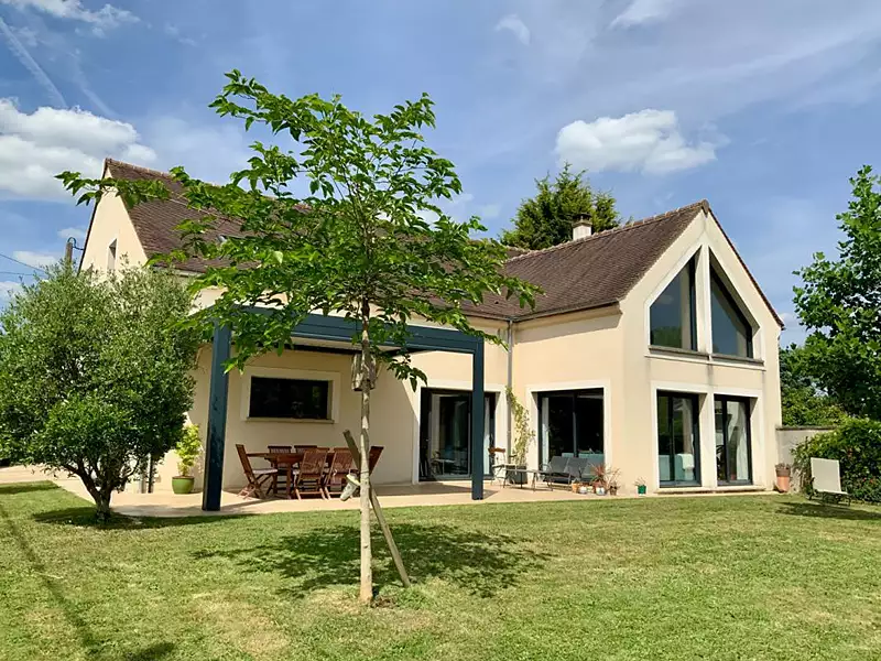 Maison, 261 m²