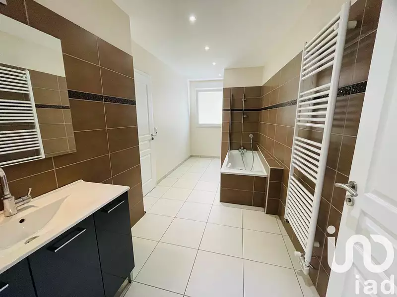 Maison, 99 m²