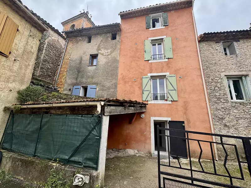 Immeuble, 125,86 m²