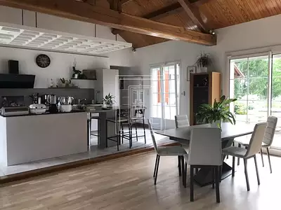 Maison, 169 m²