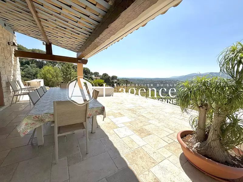 Maison, 230 m²