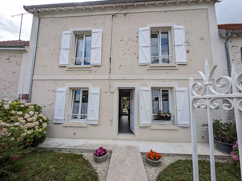 Maison, 169 m²