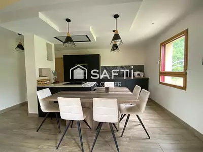 Maison, 215 m²