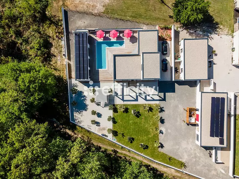 Maison, 340 m²