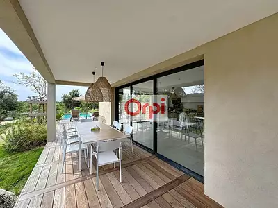 Maison, 163 m²