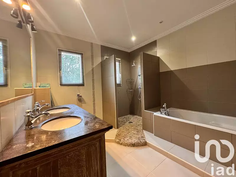 Maison, 307 m²